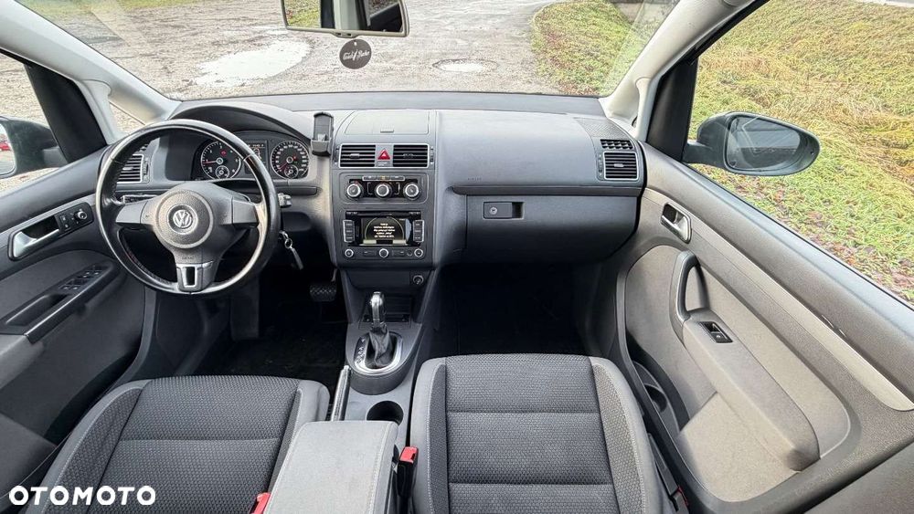 Volkswagen Touran - 27