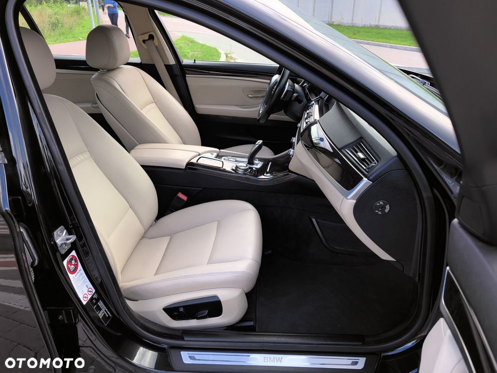 BMW Seria 5 520d Luxury Line - 13