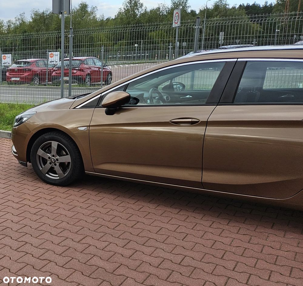 Opel Astra 1.4 T Enjoy S&S - 39