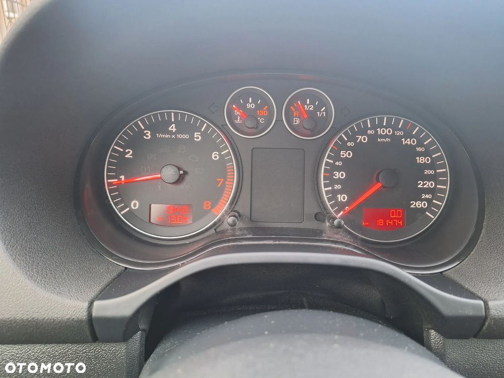 Audi A3 3-drzwiowe 1.6 Ambiente - 4