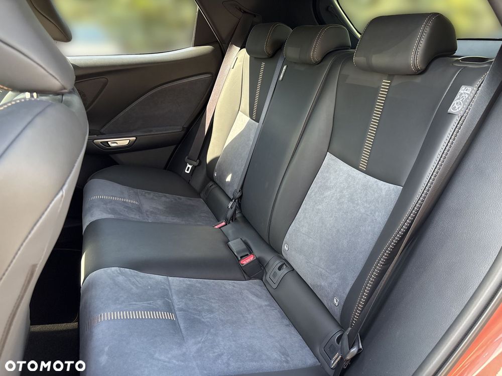 Lexus LBX 1.5 Hybrid Cool - 14