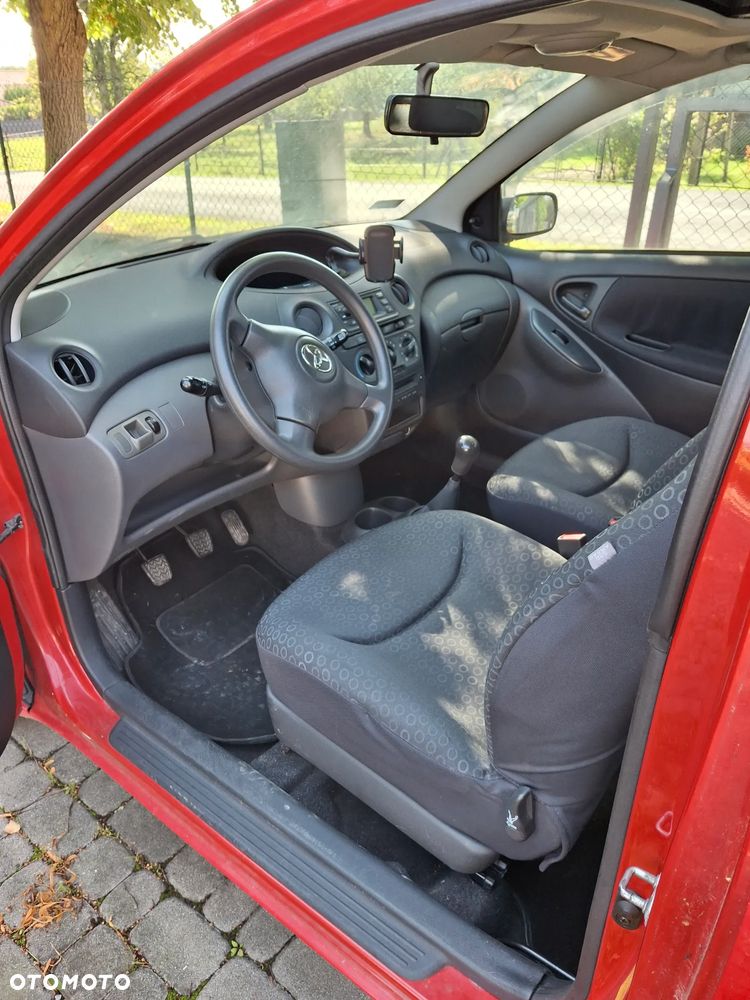Toyota Yaris 1.0 Base - 6