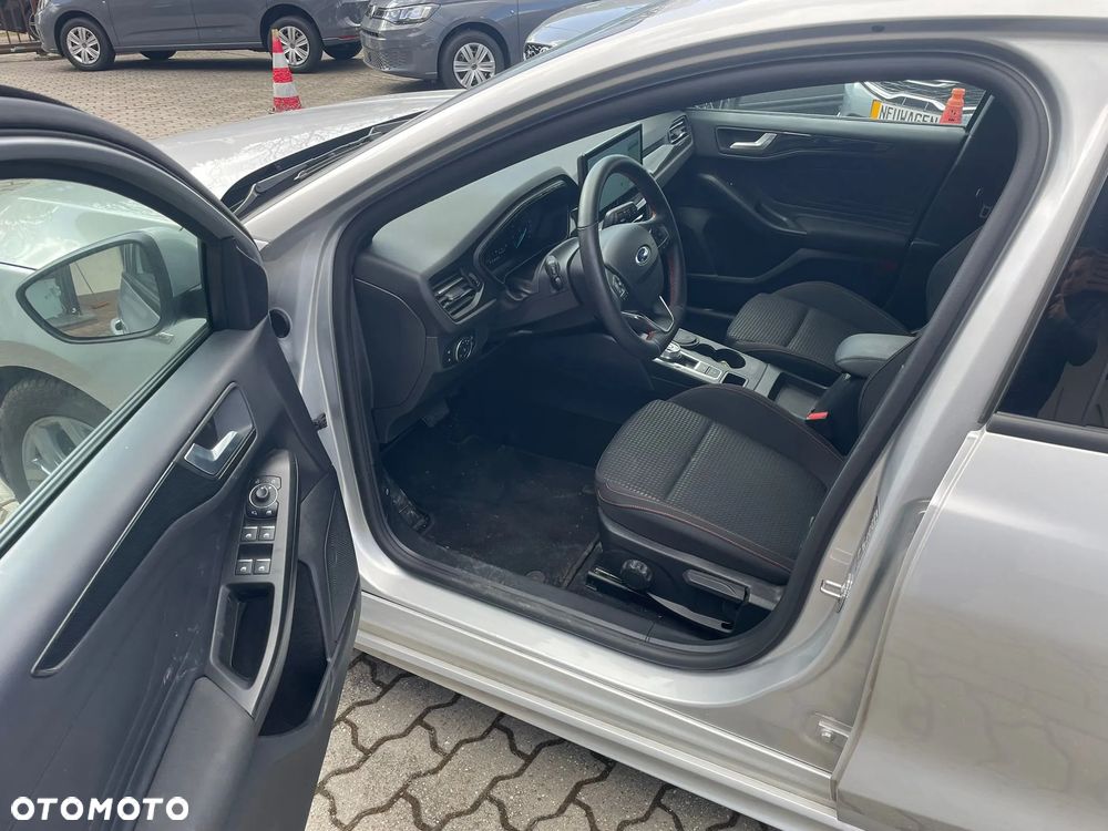 Ford Focus 1.0 EcoBoost mHEV ST-Line X - 11