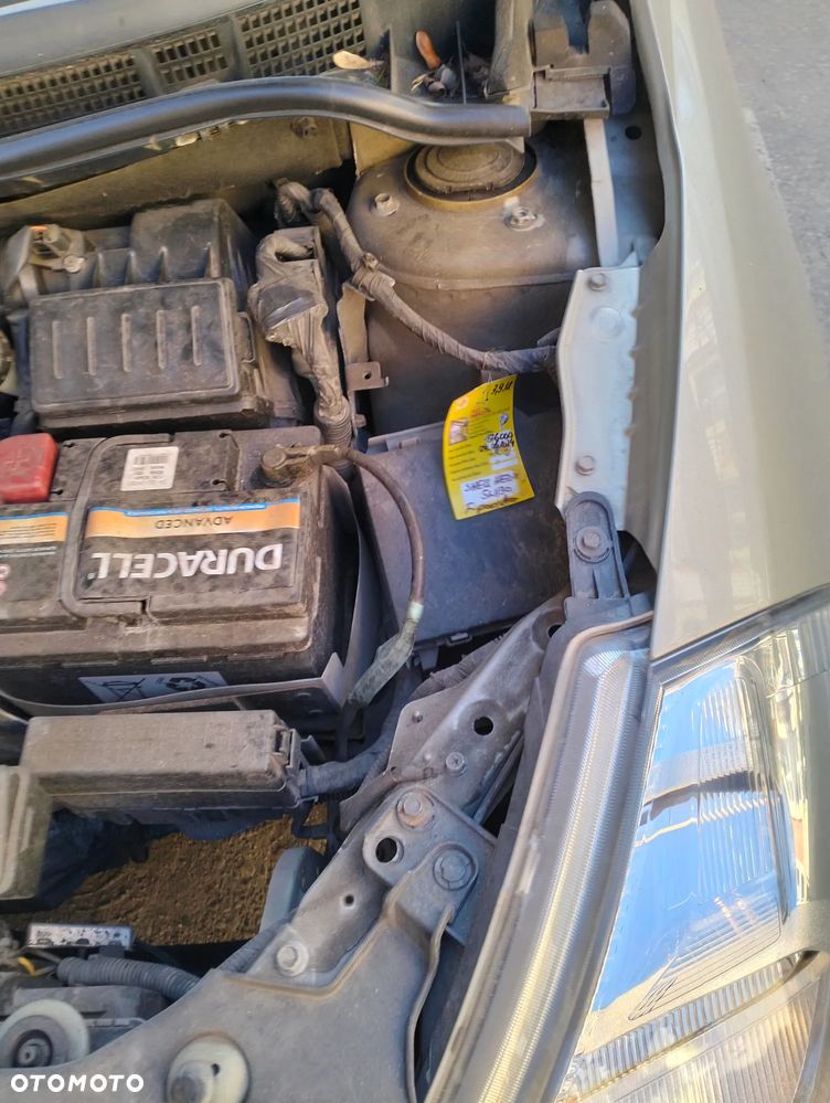 Nissan Tiida 1.6 Visia - 4