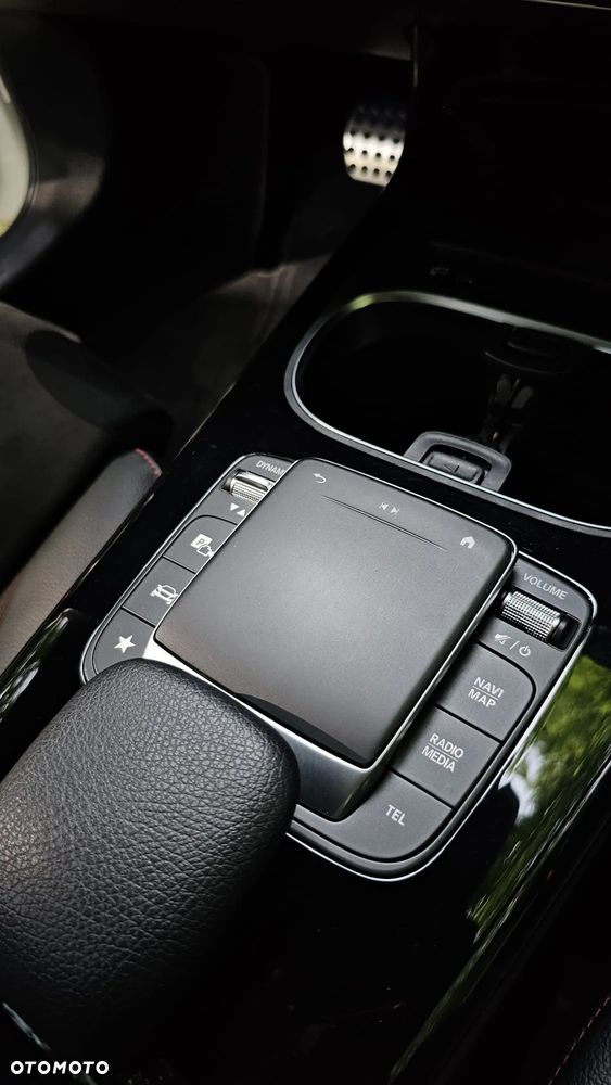 Mercedes-Benz CLA 250 4-Matic AMG Line 7G-DCT - 31