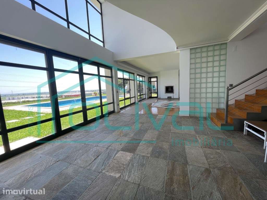 Moradia Isolada com piscina - Grande imagem: 2/54