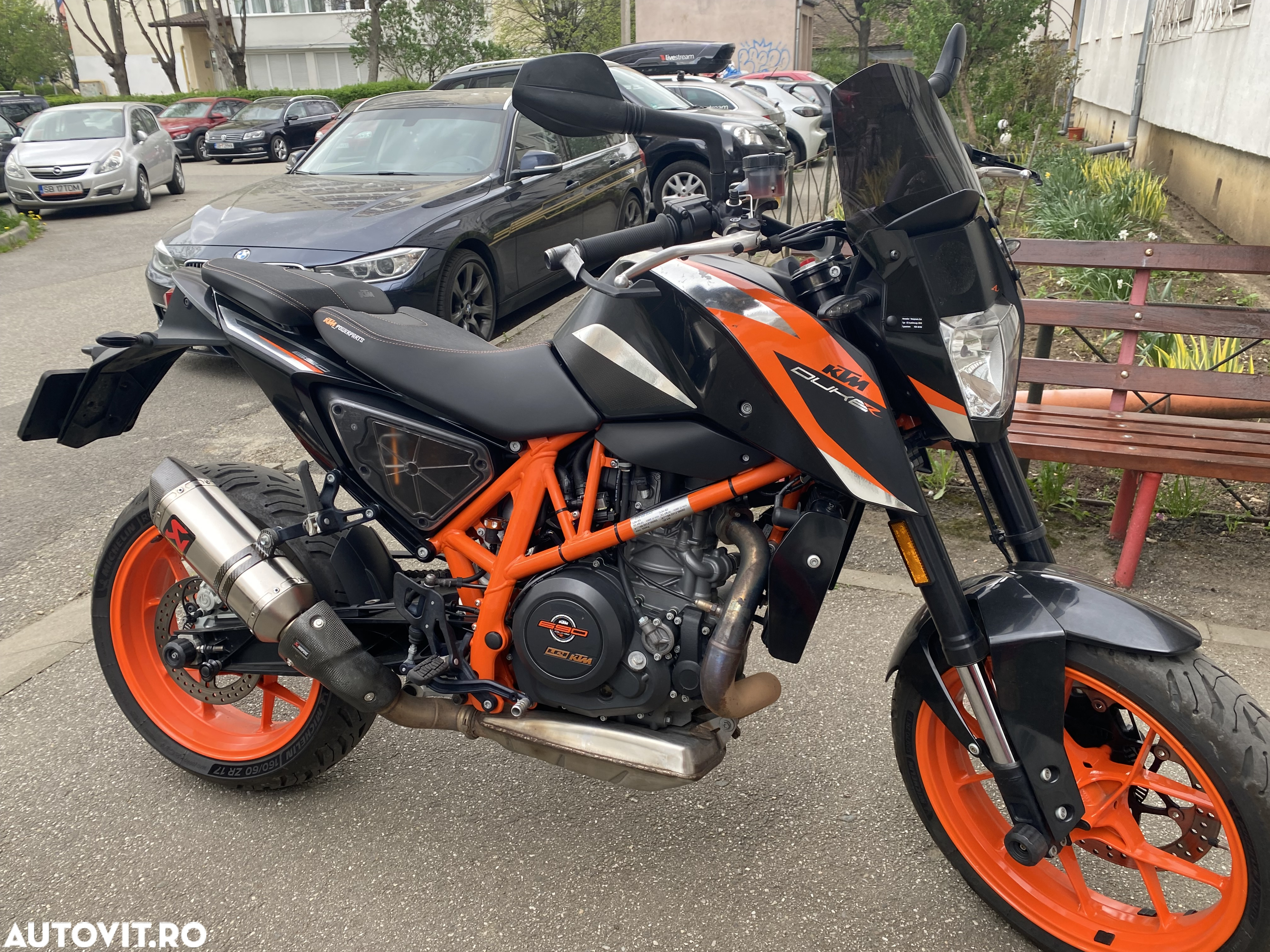 KTM 690 Duke R - 2