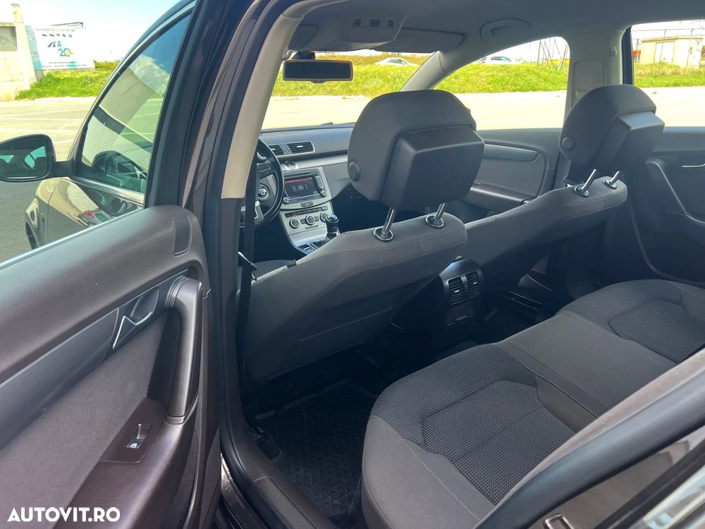 Volkswagen Passat 2.0 TDI BlueMotion Technology Comfortline - 21