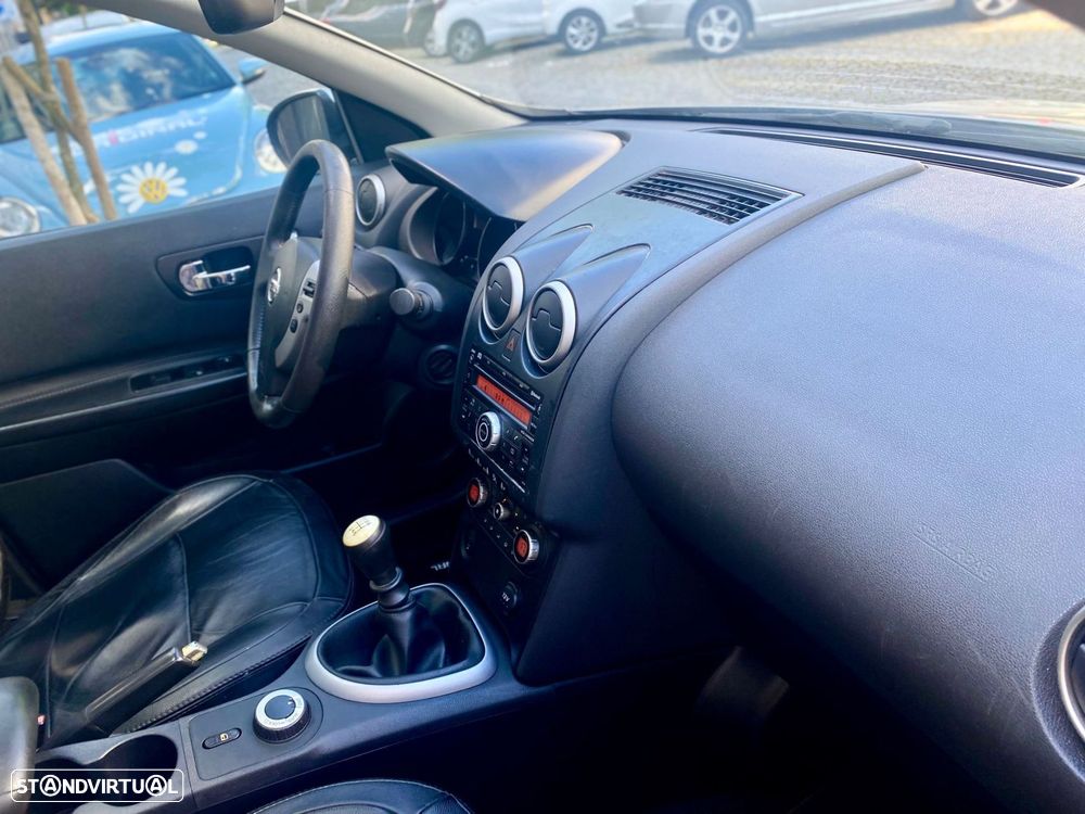 Nissan Qashqai 2.0 dCi Tekna Premium 17 - 24