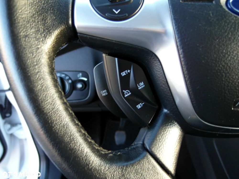 Ford Kuga - 30