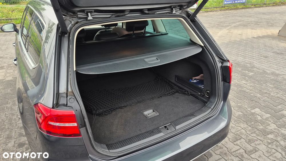 Volkswagen Passat 1.8 TSI BMT Highline - 26