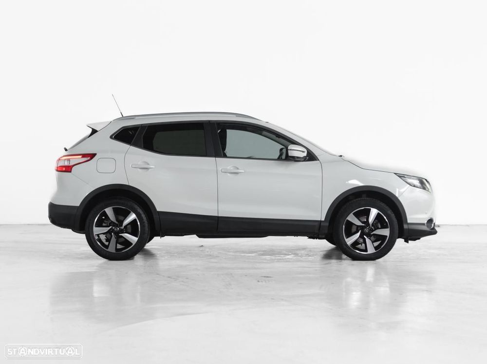 Nissan Qashqai - 2