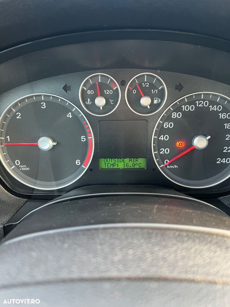 Ford Focus 1.8 TDCi Anniversary - 11