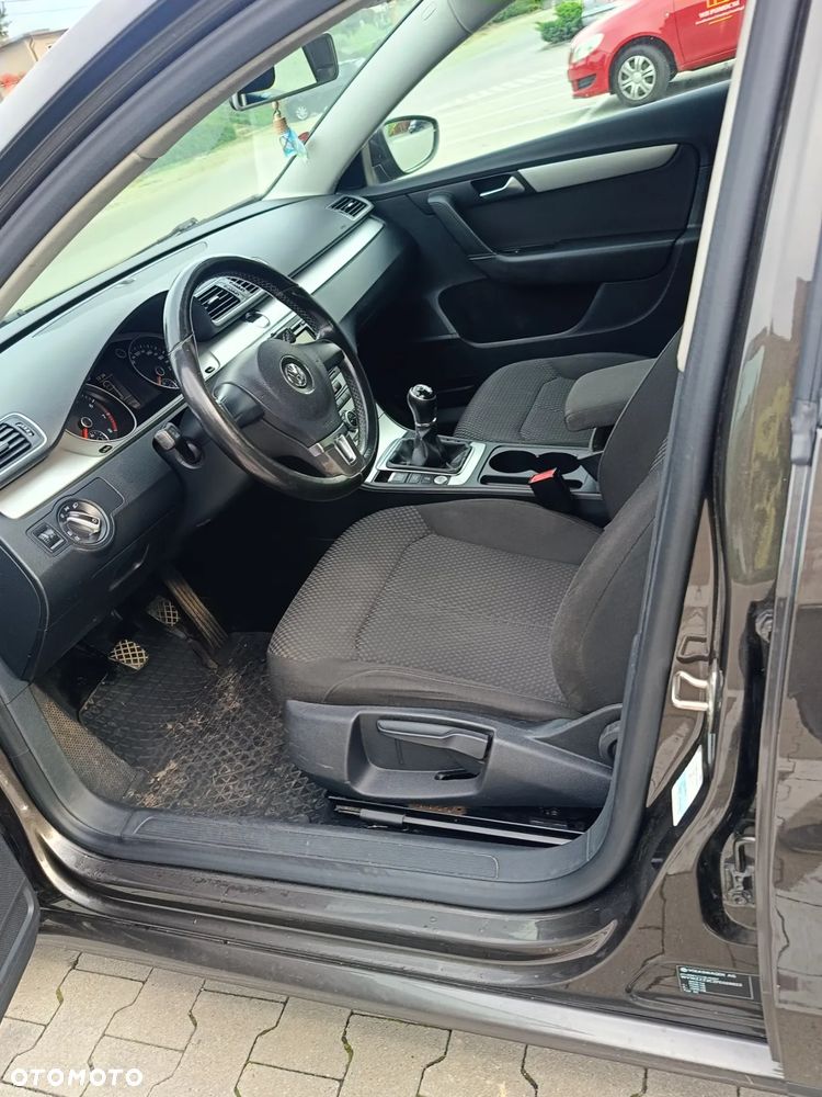 Volkswagen Passat - 9