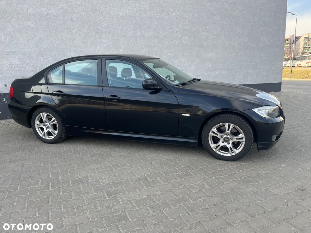 BMW Seria 3 318i - 5