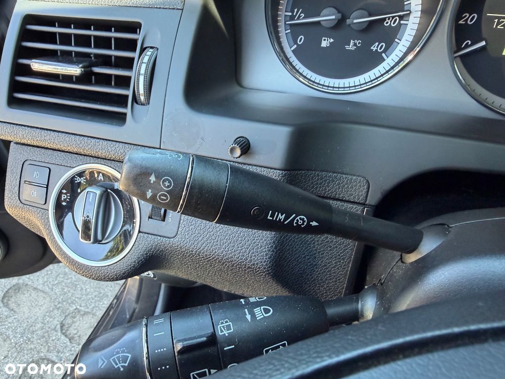 Mercedes-Benz Klasa C 250 CGI Automatik BlueEFFICIENCY Avantgarde - 23