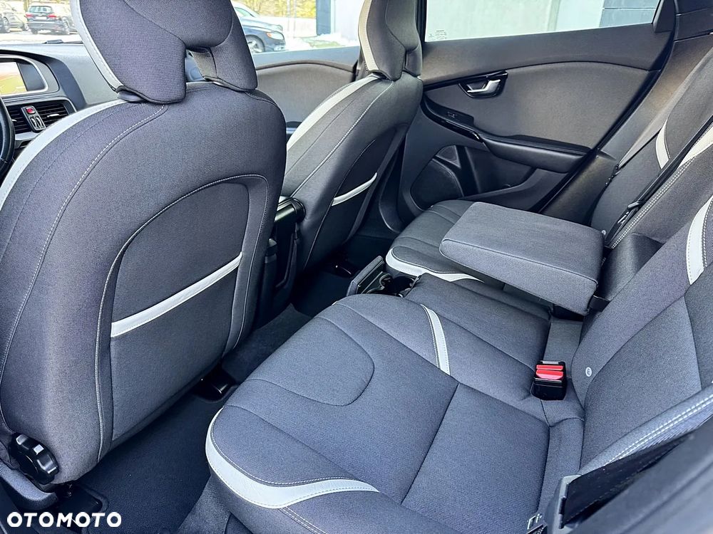 Volvo V40 D3 Geartronic Momentum - 21