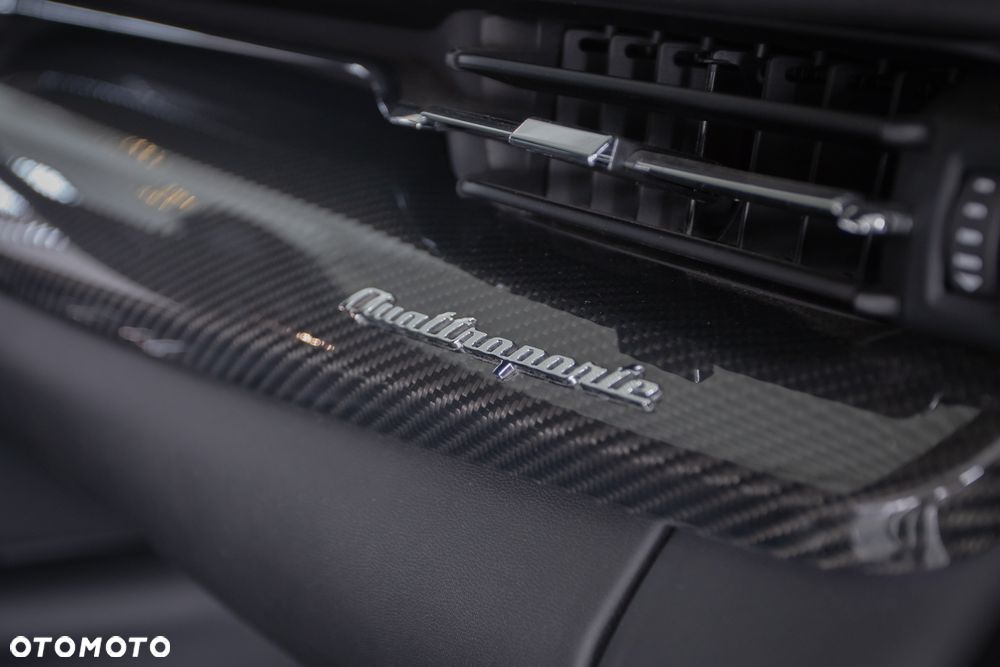 Maserati Quattroporte - 18