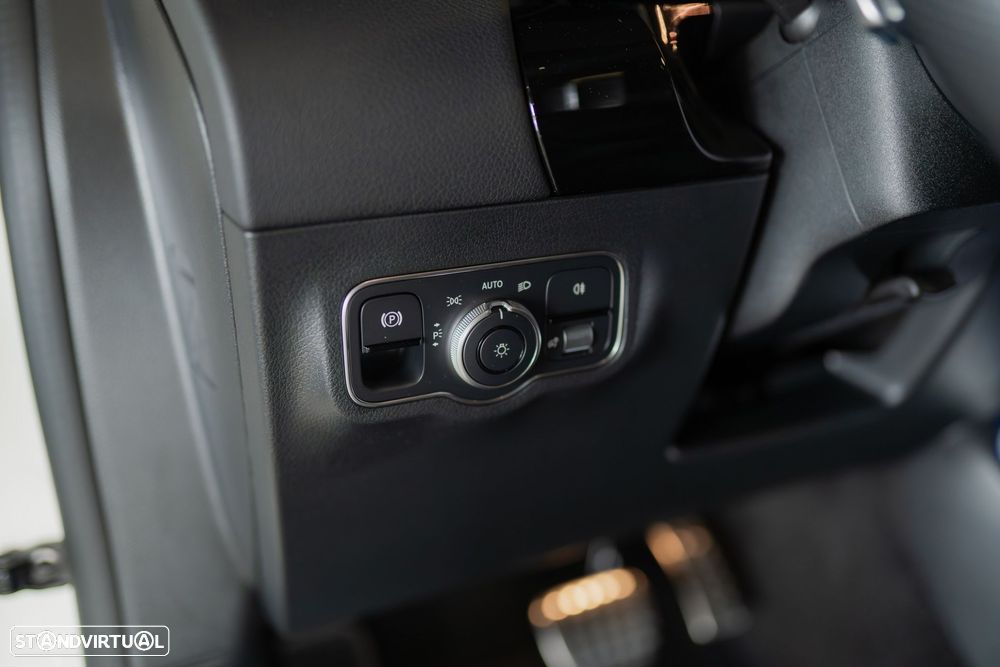 Mercedes-Benz EQA 300 4Matic AMG Line - 48