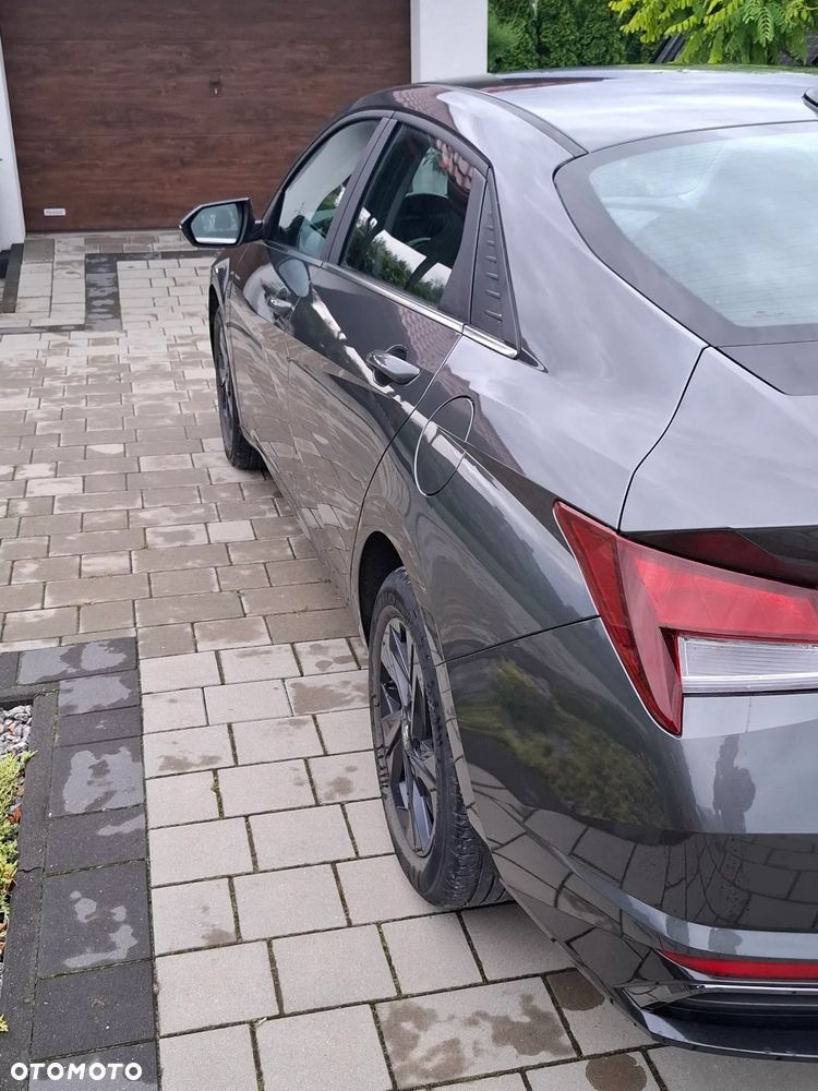 Hyundai Elantra 1.6 Executive CVT - 8