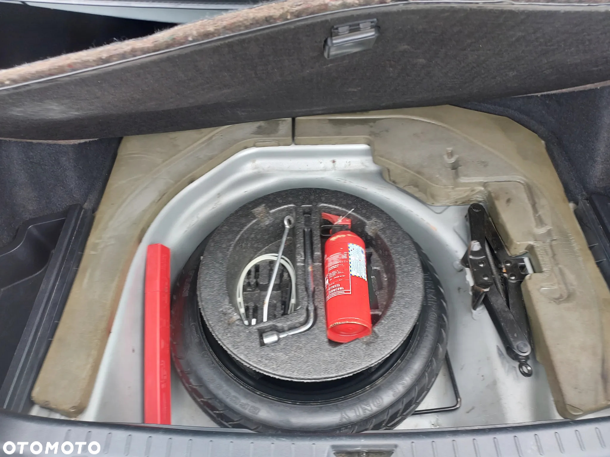 Toyota Avensis 2.0 D-4D Sol - 4
