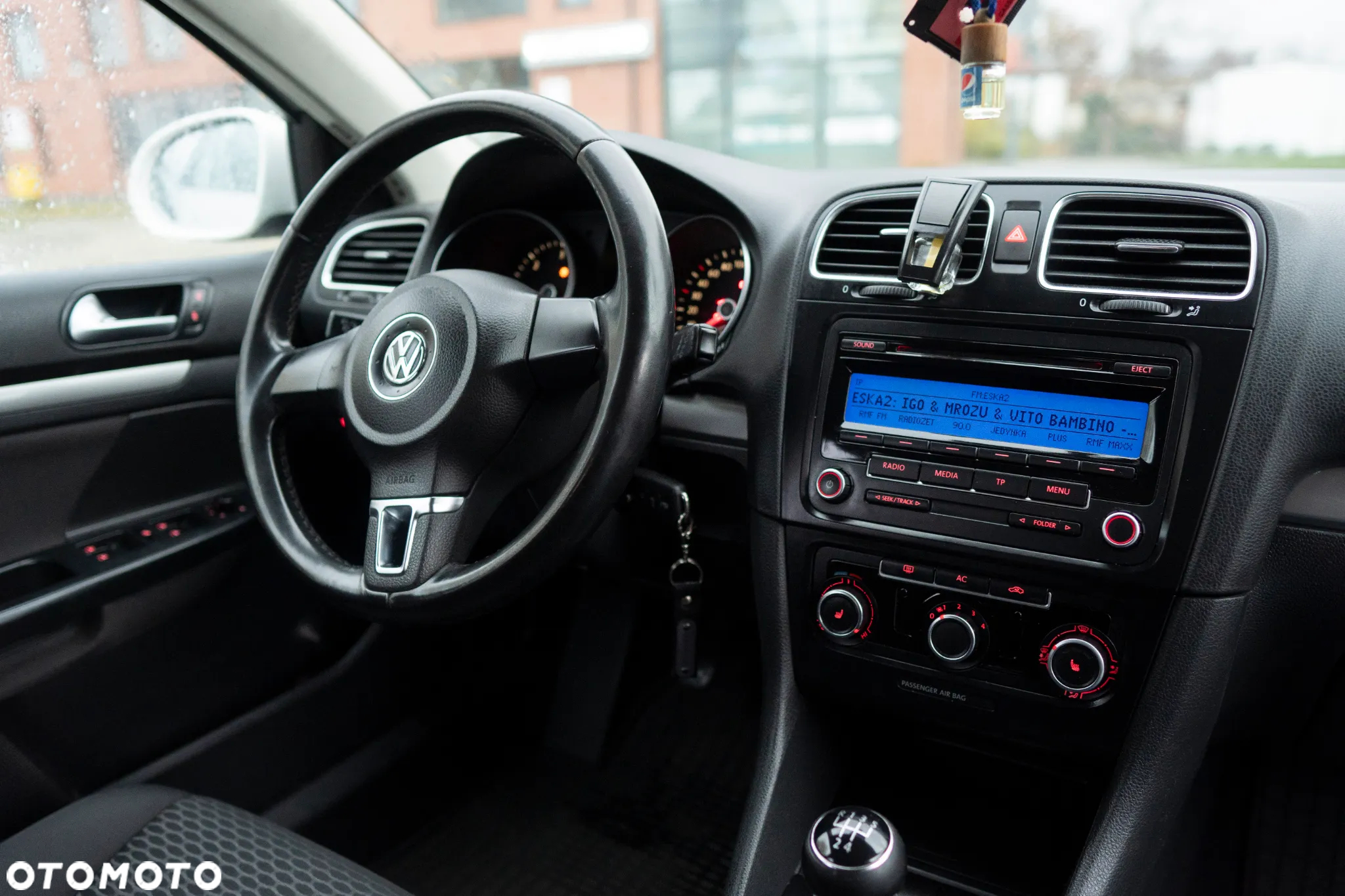 Volkswagen Golf VI 1.6 TDI Trendline - 33