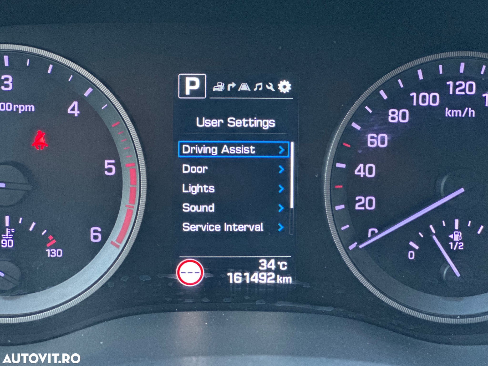 Hyundai Tucson blue 1.7 CRDi 2WD DCT Premium - 32