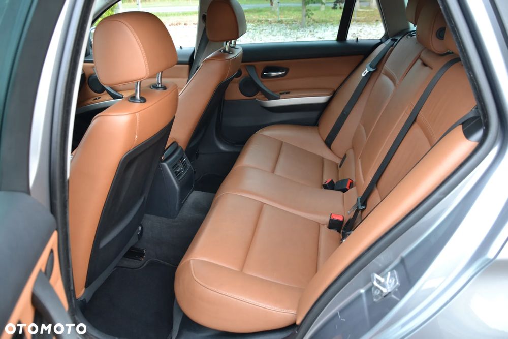 BMW Seria 3 - 34