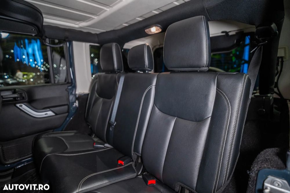 Jeep Wrangler - 28