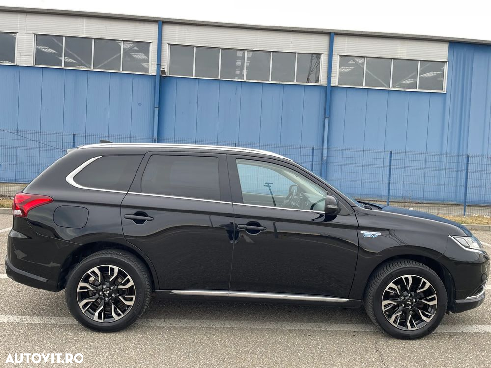 Mitsubishi Outlander 2.0 4WD Plug-In Hybrid Top - 7
