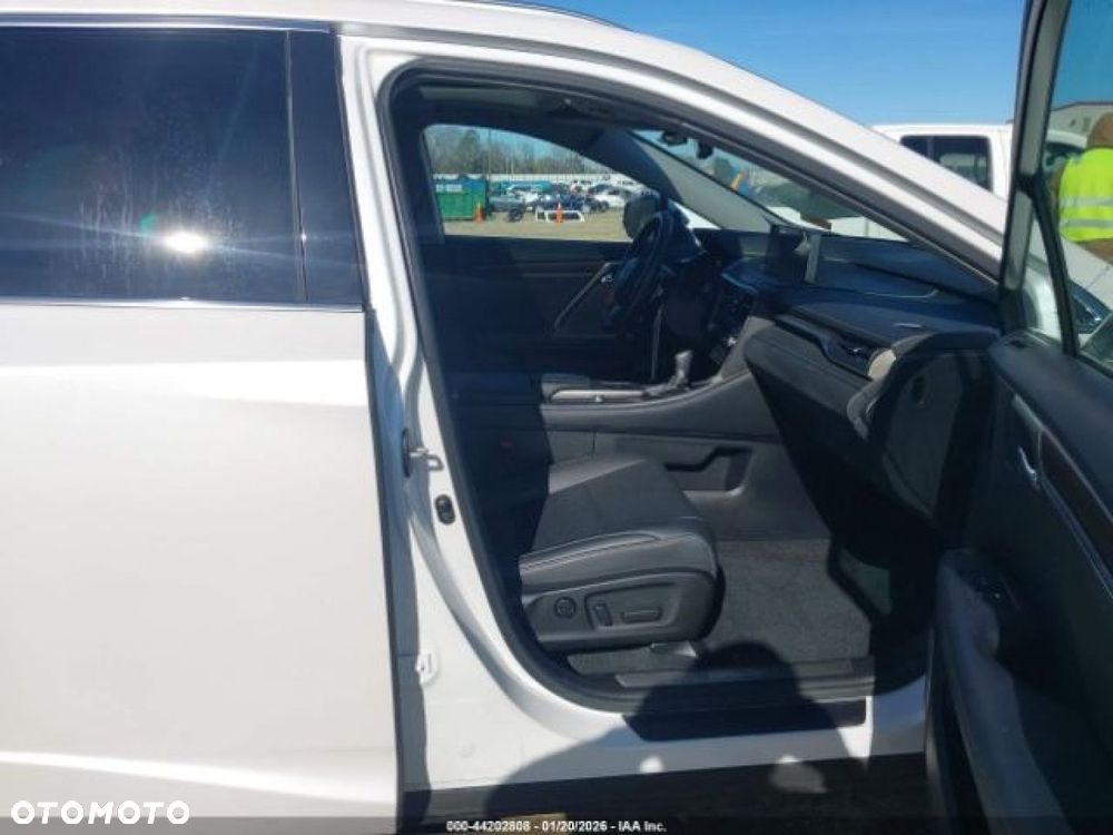 Lexus RX - 9