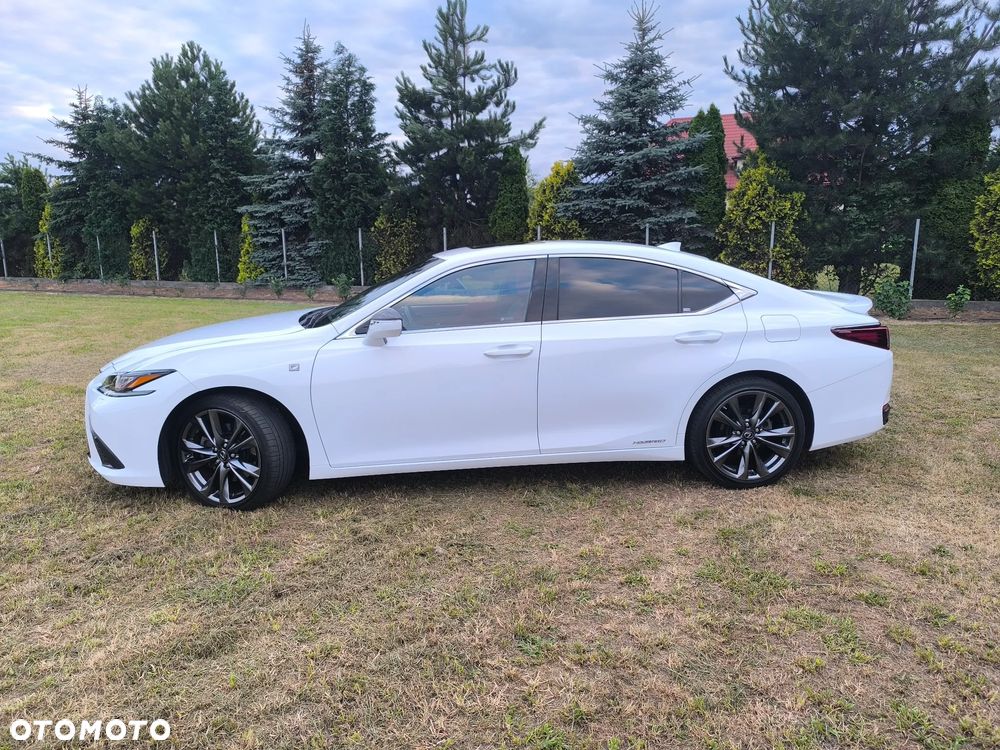 Lexus ES 300h F Sport Edition - 2