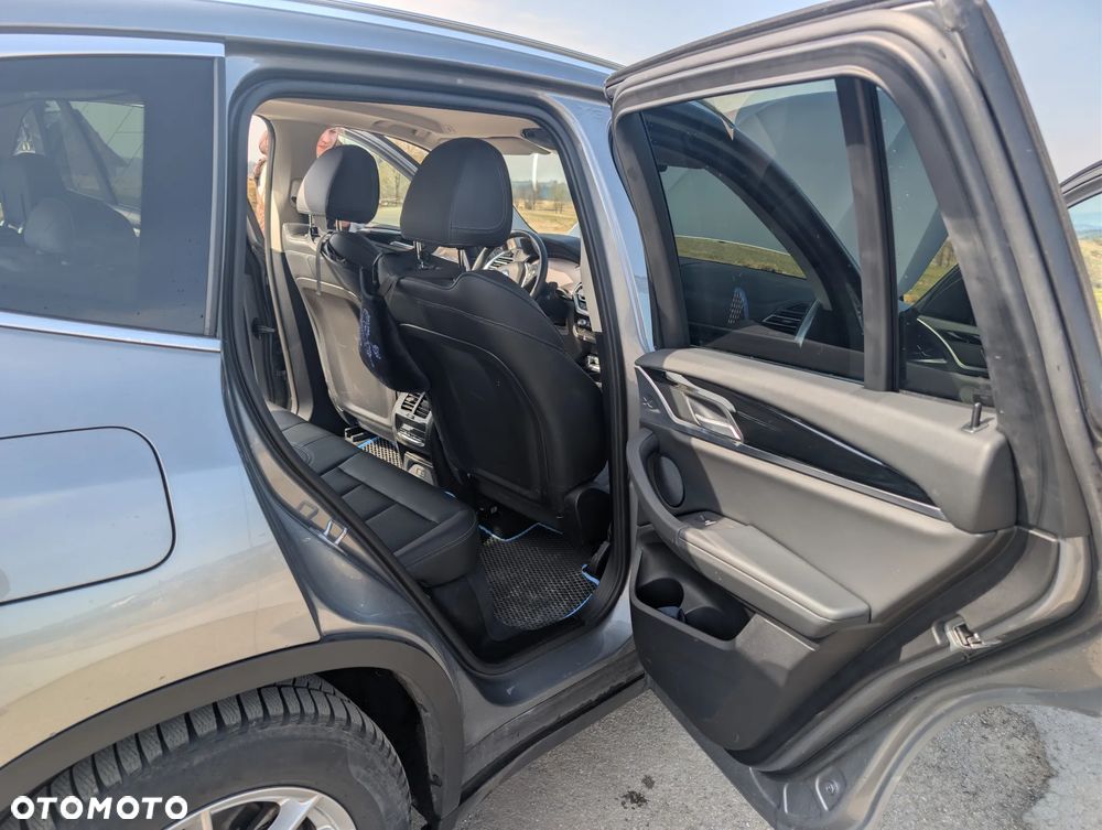 BMW X3 xDrive30e - 12