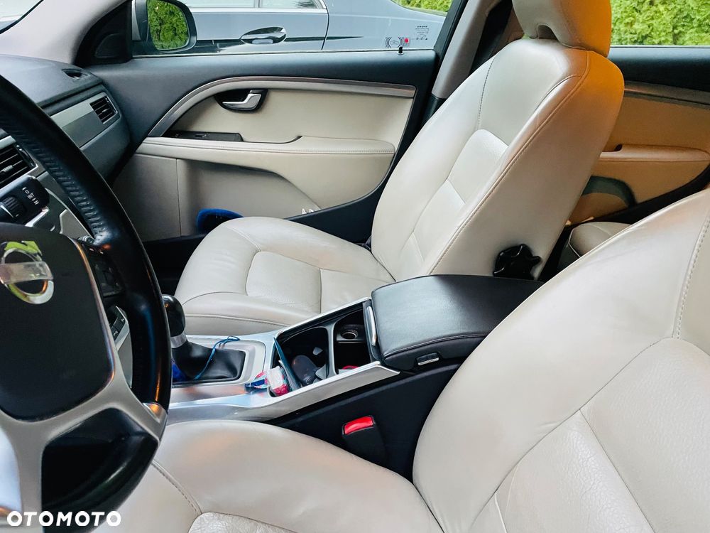 Volvo V70 D3 Momentum - 14