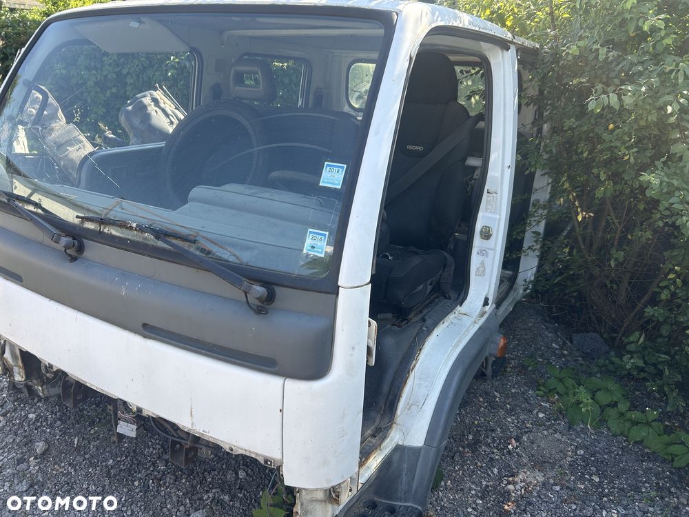 Kabina nissan cabstar 2005 dubel części - 2