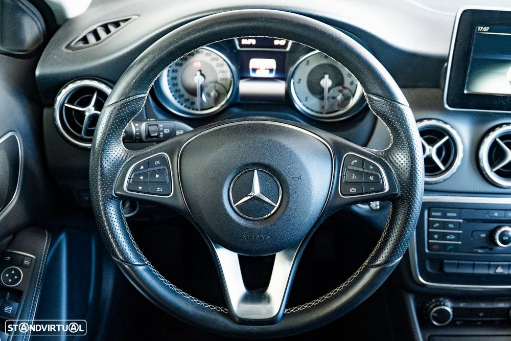 Mercedes-Benz GLA 180 d - 13