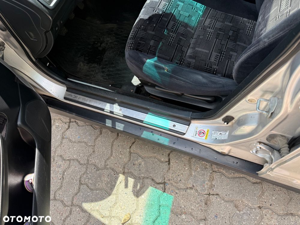 Honda Accord 2.0 ES - 11