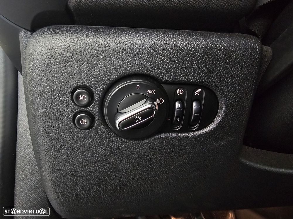 MINI 3 Portas One - 13
