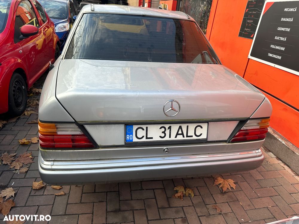 Dezmembrez Mercedes w124 3.0 benzina - 3