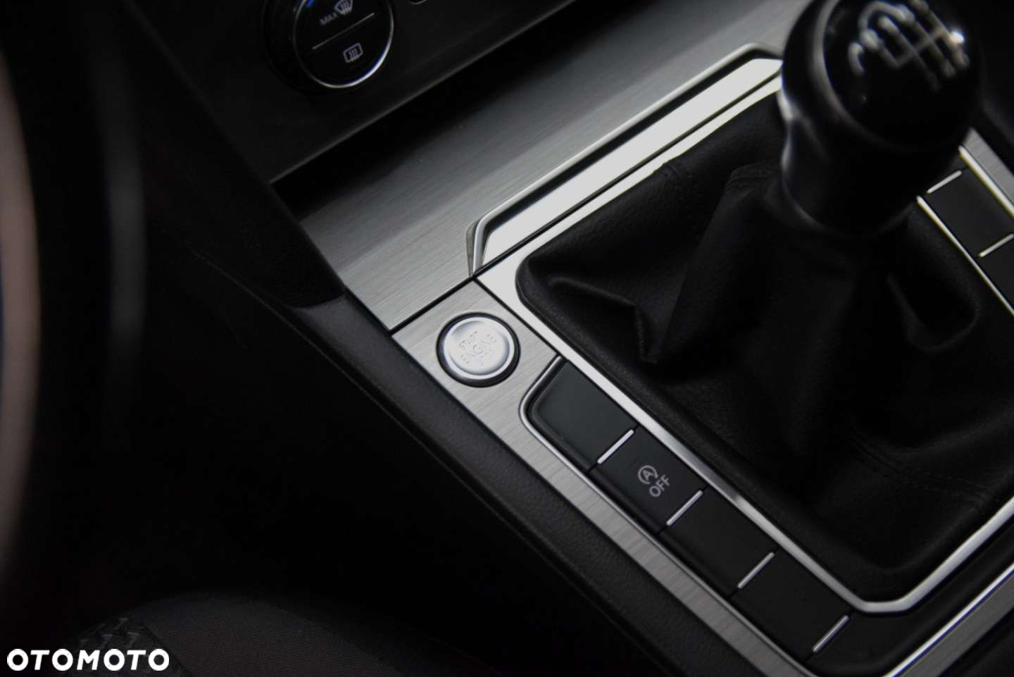 Volkswagen Passat - 25