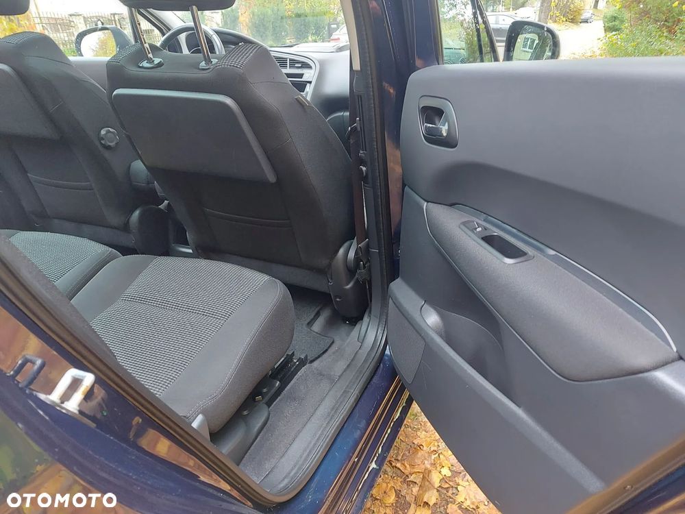 Peugeot 5008 1.6 THP Active - 11