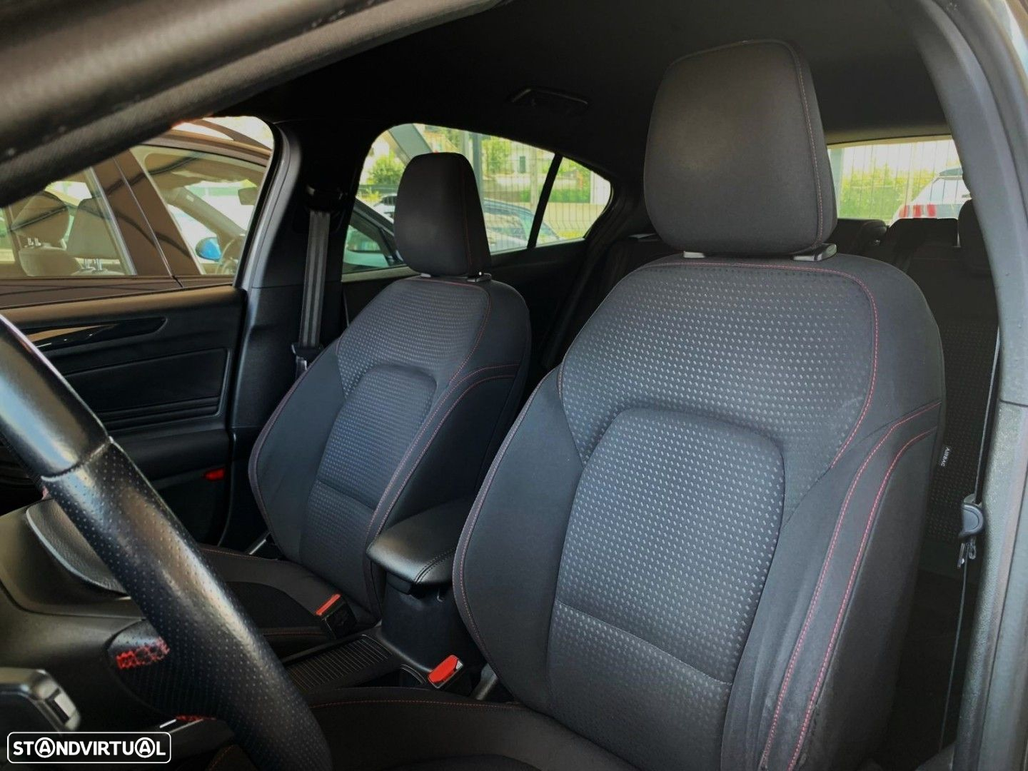 Ford Focus 1.5 TDCi EcoBlue ST-Line - 16