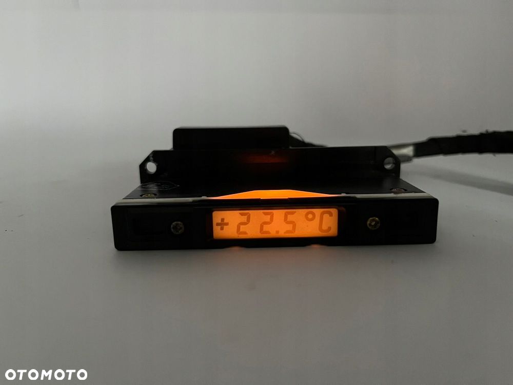WYŚWIETLACZ TERMOMETRU TEMPERATURY ZEWNETRZNEJ MERCEDES W124 1245420005