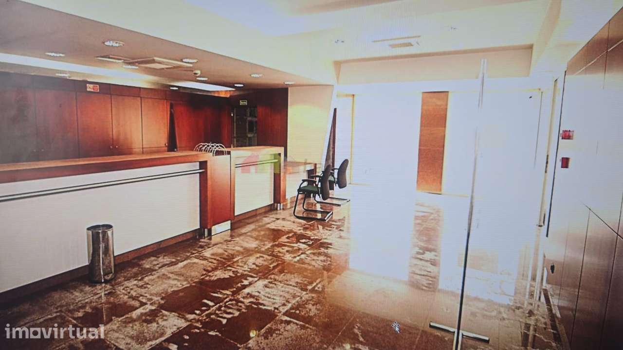 Aluguer de Loja 180m2 - Grande imagem: 2/2