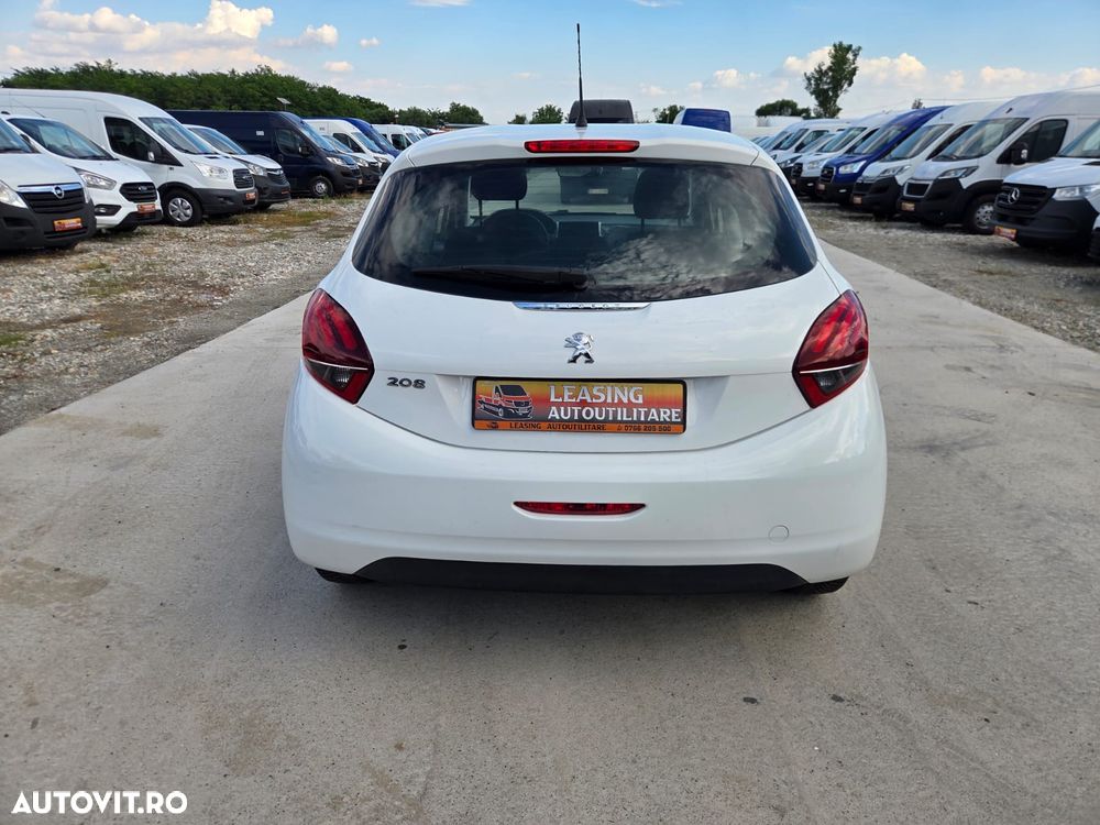 Peugeot 208 PureTech 110 Stop & Start EAT6 Allure - 8