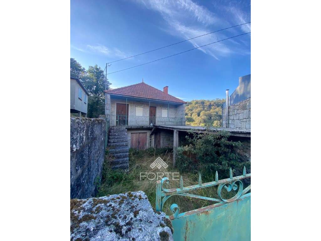 Moradia para recuperar - Turismo de habitação - Aldeia de Varziela - Grande imagem: 2/9
