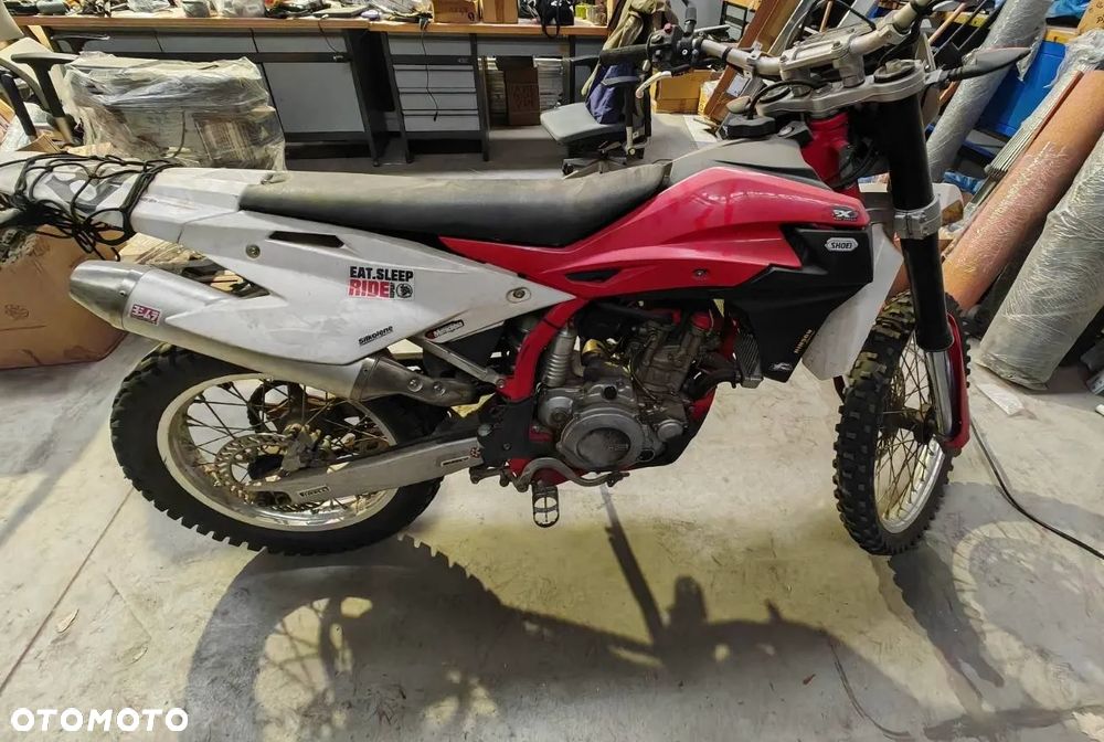 SWM RS 300 R - 3