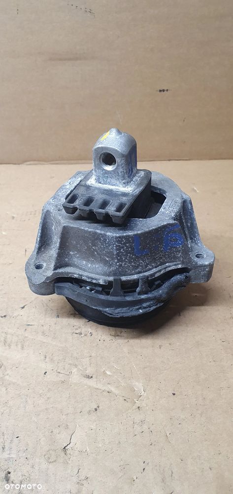 Łapa poduszka silnika lewa BMW M5 G30 F90 4.4 V8 6860457 - 4