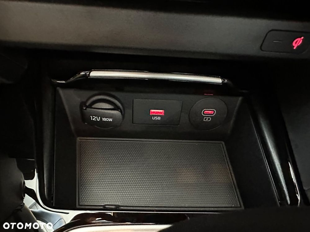 Kia XCeed 1.6 T-GDI Business Line DCT - 24