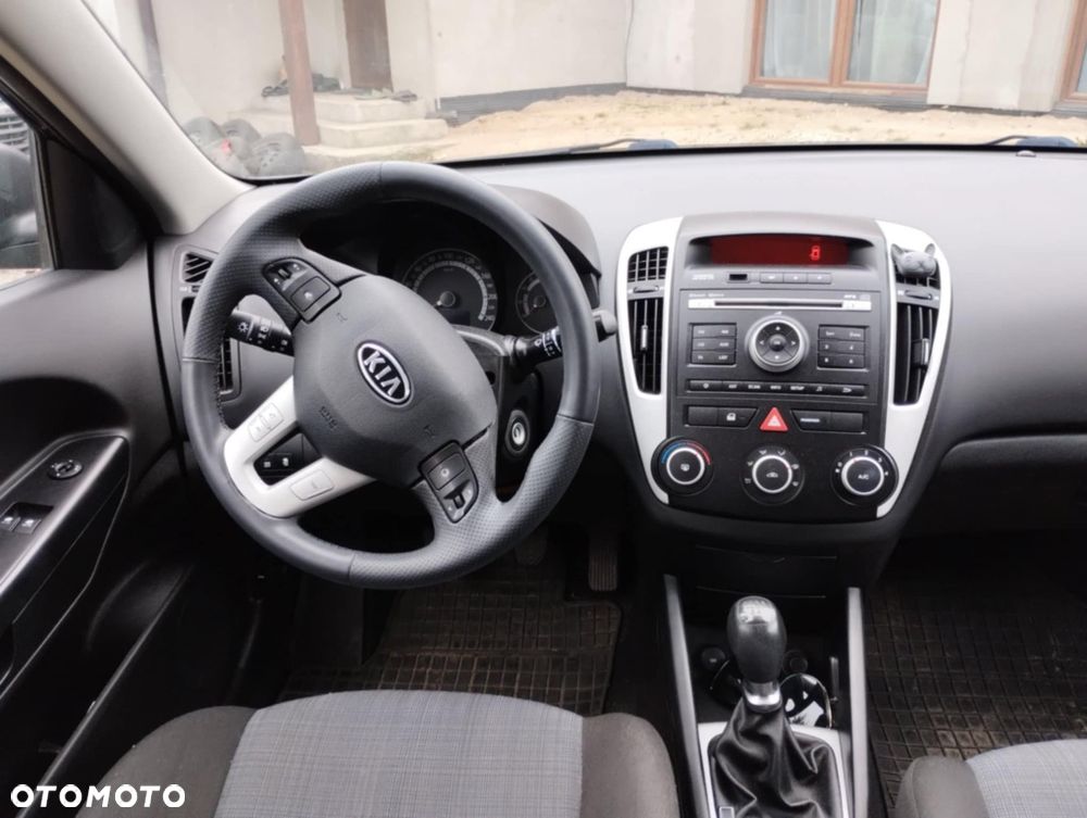 Kia Ceed - 5